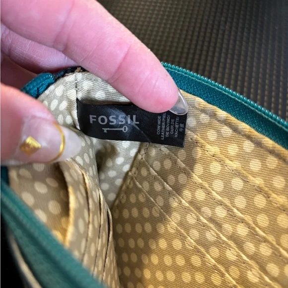 FOSSIL Multicolor Scalloped Design Wristlet - Picture 9 of 10